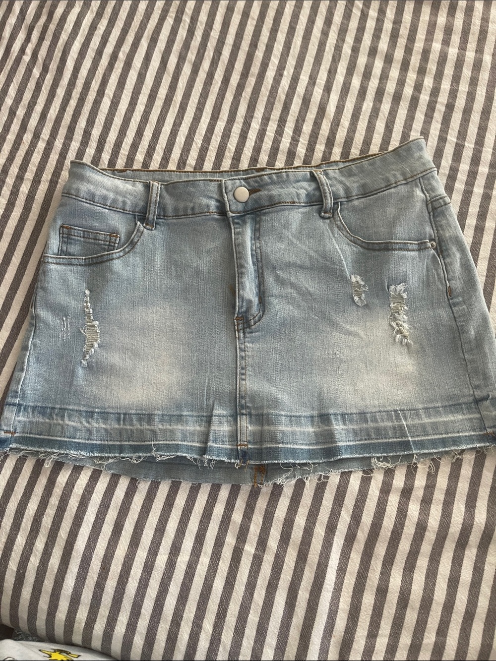 SHEIN Light Blue Distressed Denim Mini Skirt